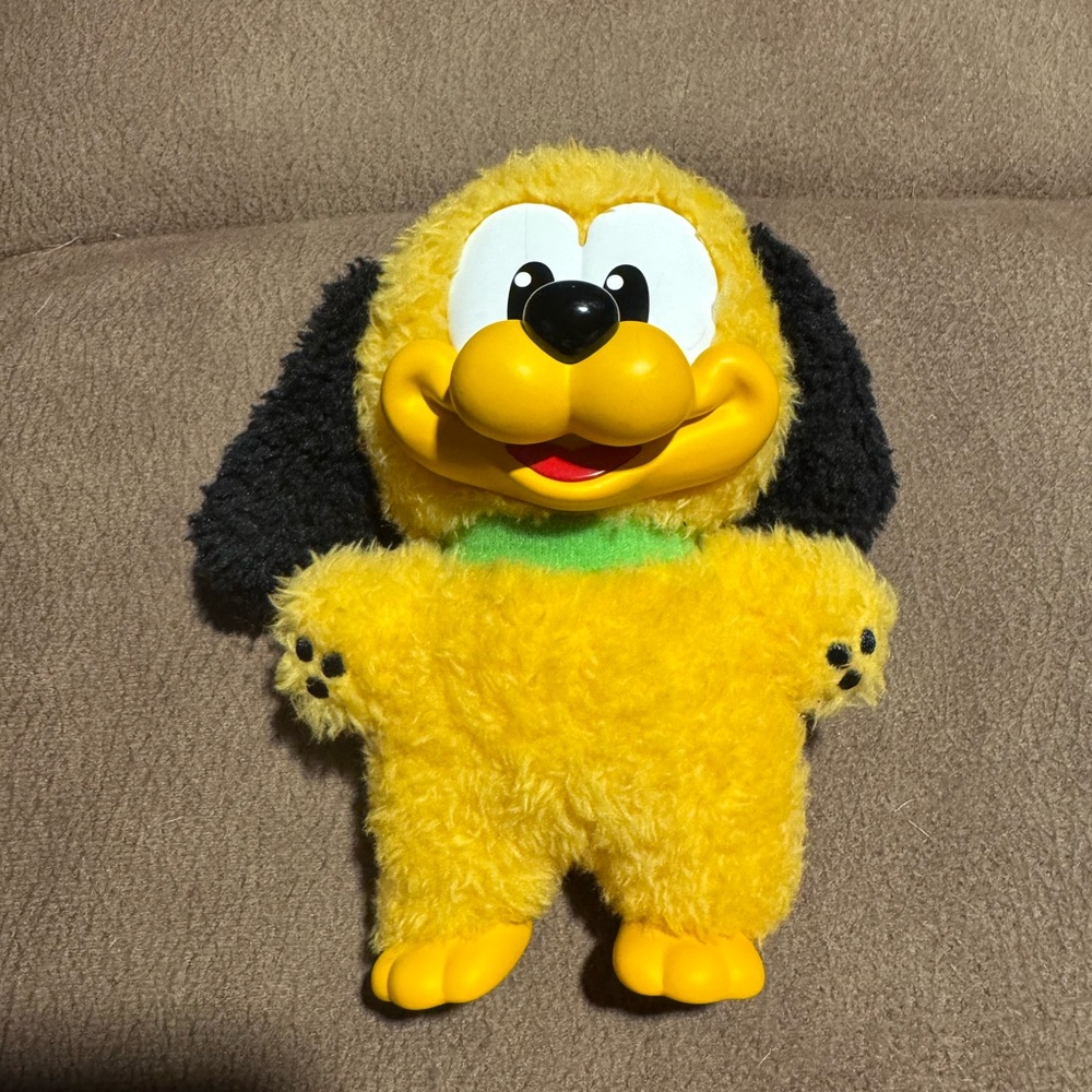 Popmart Mickey family cute together